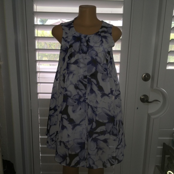 BCBGENERATION PLEATED MINI SHIFT DRESS IN COBALT WOMANS XS BLUE/WHITE - Picture 3 of 6